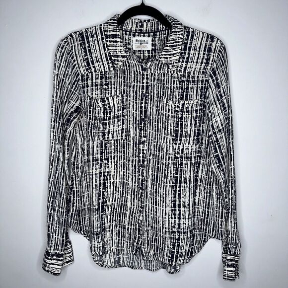 HOLDING HORSES Tops - Holding Horses Anthropologie Women’s Sammie Printed Button Down Shirt Size 4
